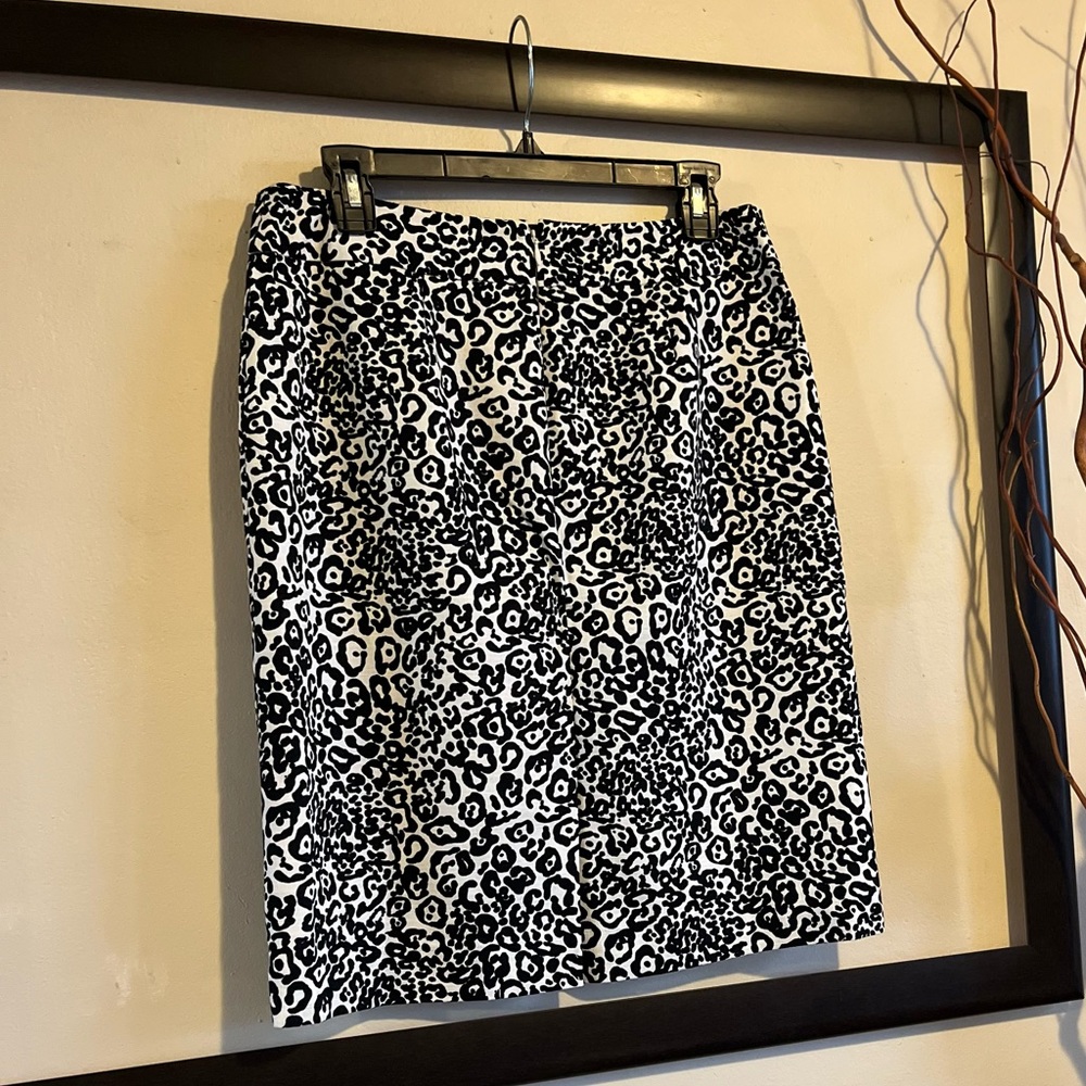 Ann Taylor ivory black animal print pencil skirt - Picture 2 of 7